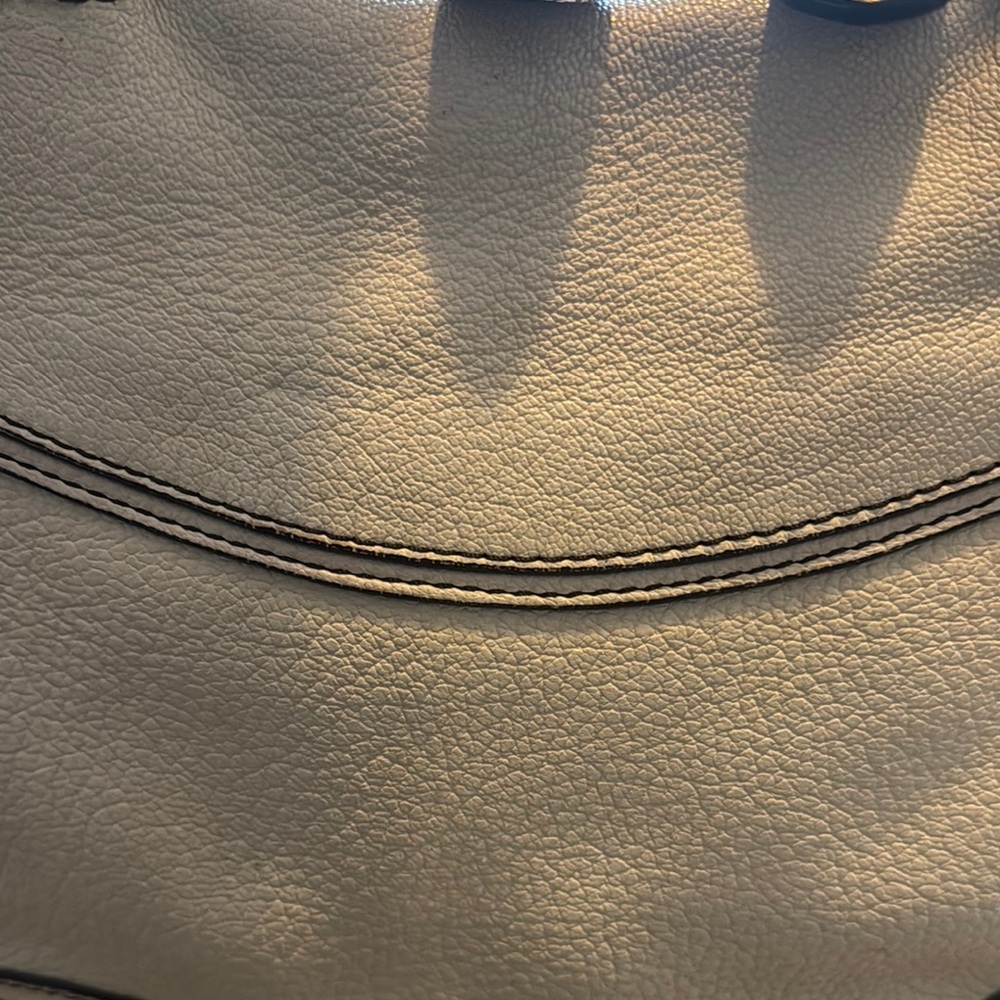 MCM Authentic Elegant Cream Handbag - Picture 9 of 16